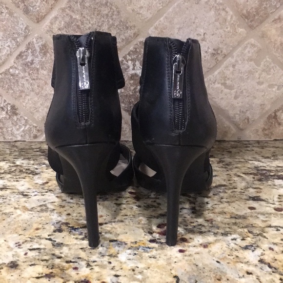 Jessica Simpson black stilettos - Picture 3 of 3